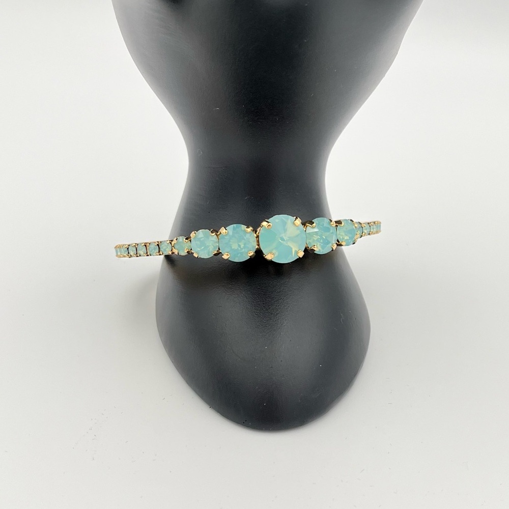 Signed Sorrelli Crystal Bracelet – Luxe Sparkle in Gold